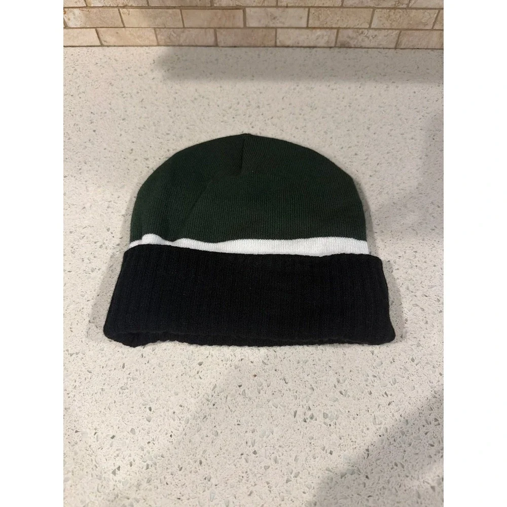Universal Studios Logo Knit Beanie Hat grey Black White Theme Park Winter Cap
